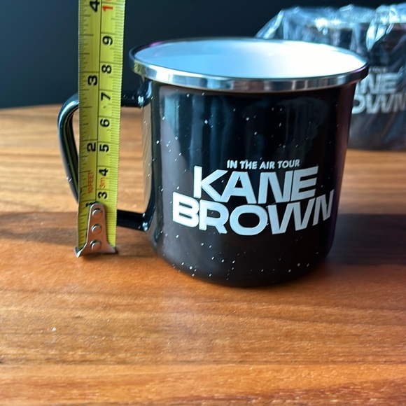 Kane Brown VIP merch - In The Air Tour - Picture 3 of 11